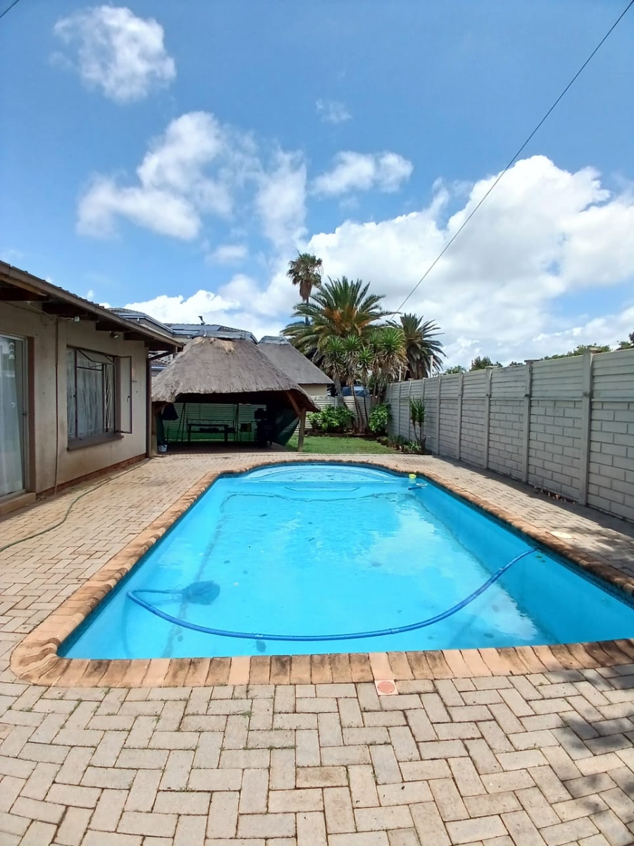 4 Bedroom Property for Sale in Sasolburg Ext 12 Free State